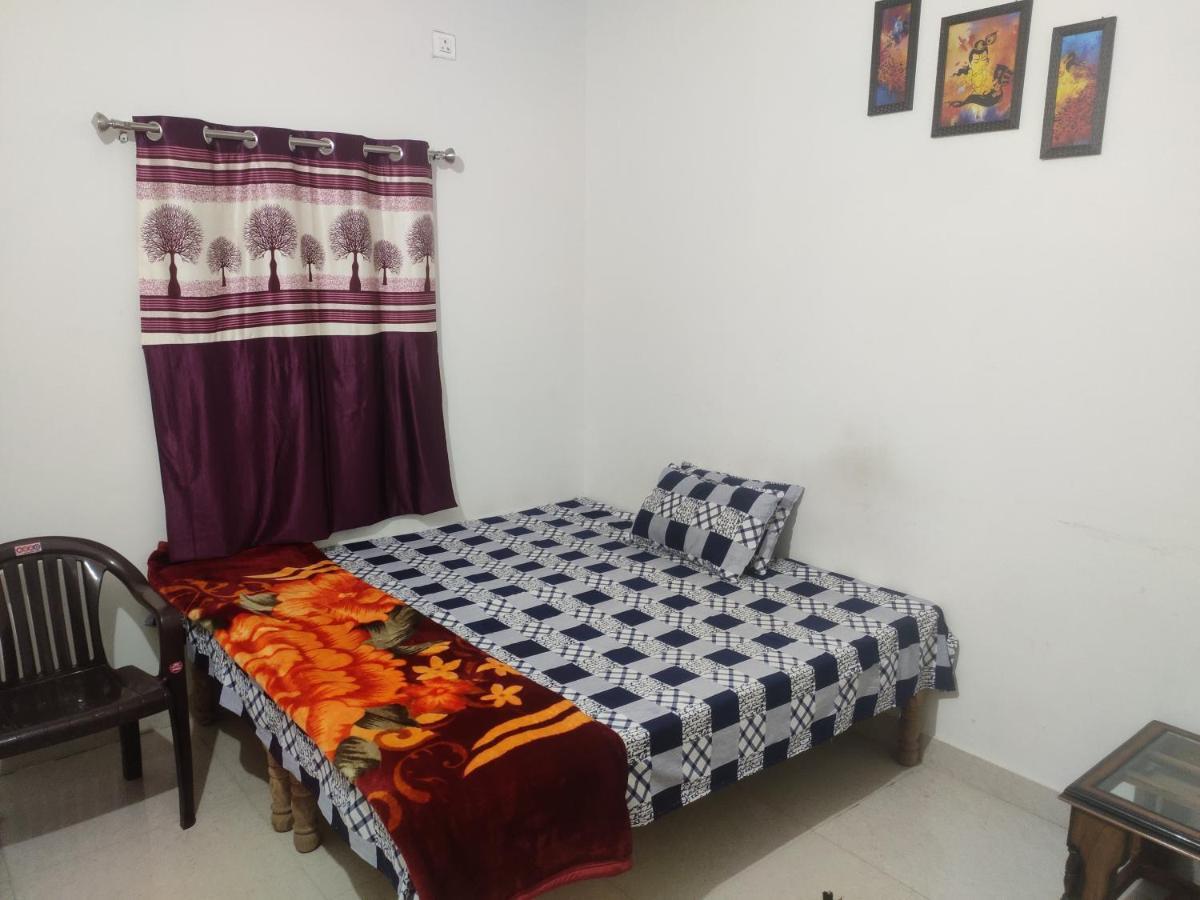 Nidhivan Homestay Vrindavan Luaran gambar