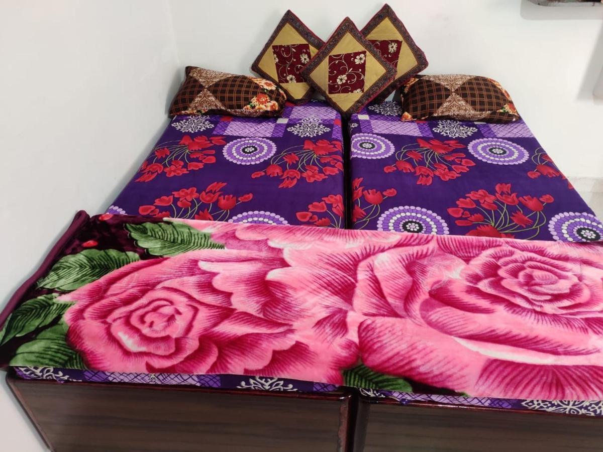 Nidhivan Homestay Vrindavan Luaran gambar