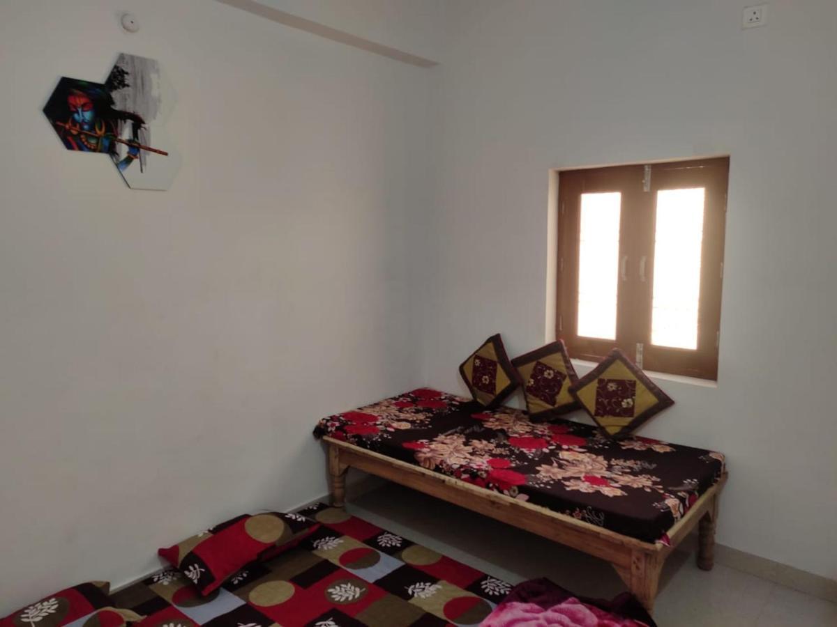 Nidhivan Homestay Vrindavan Luaran gambar