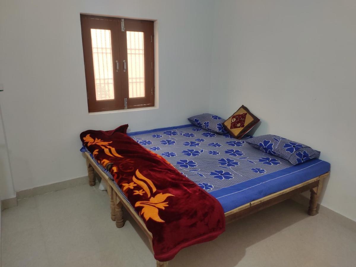 Nidhivan Homestay Vrindavan Luaran gambar