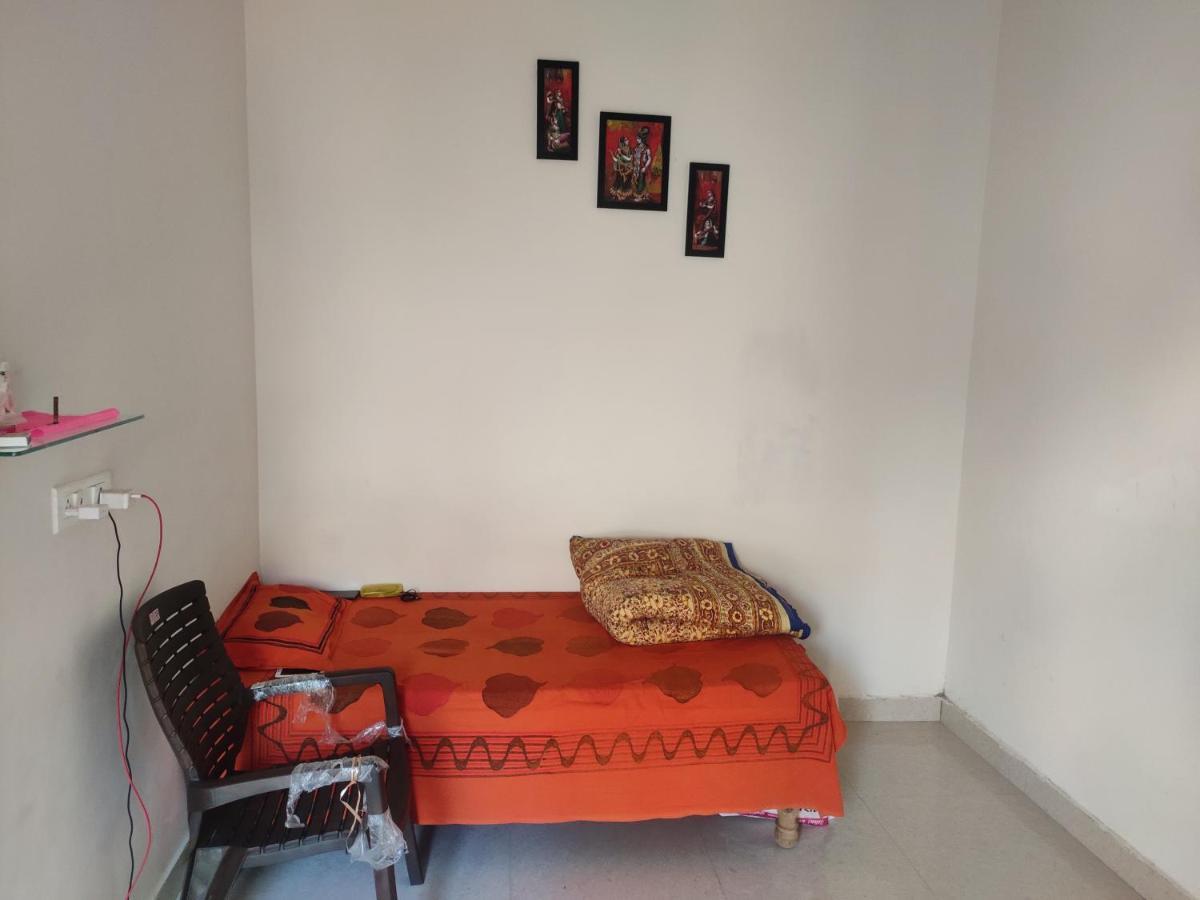 Nidhivan Homestay Vrindavan Luaran gambar