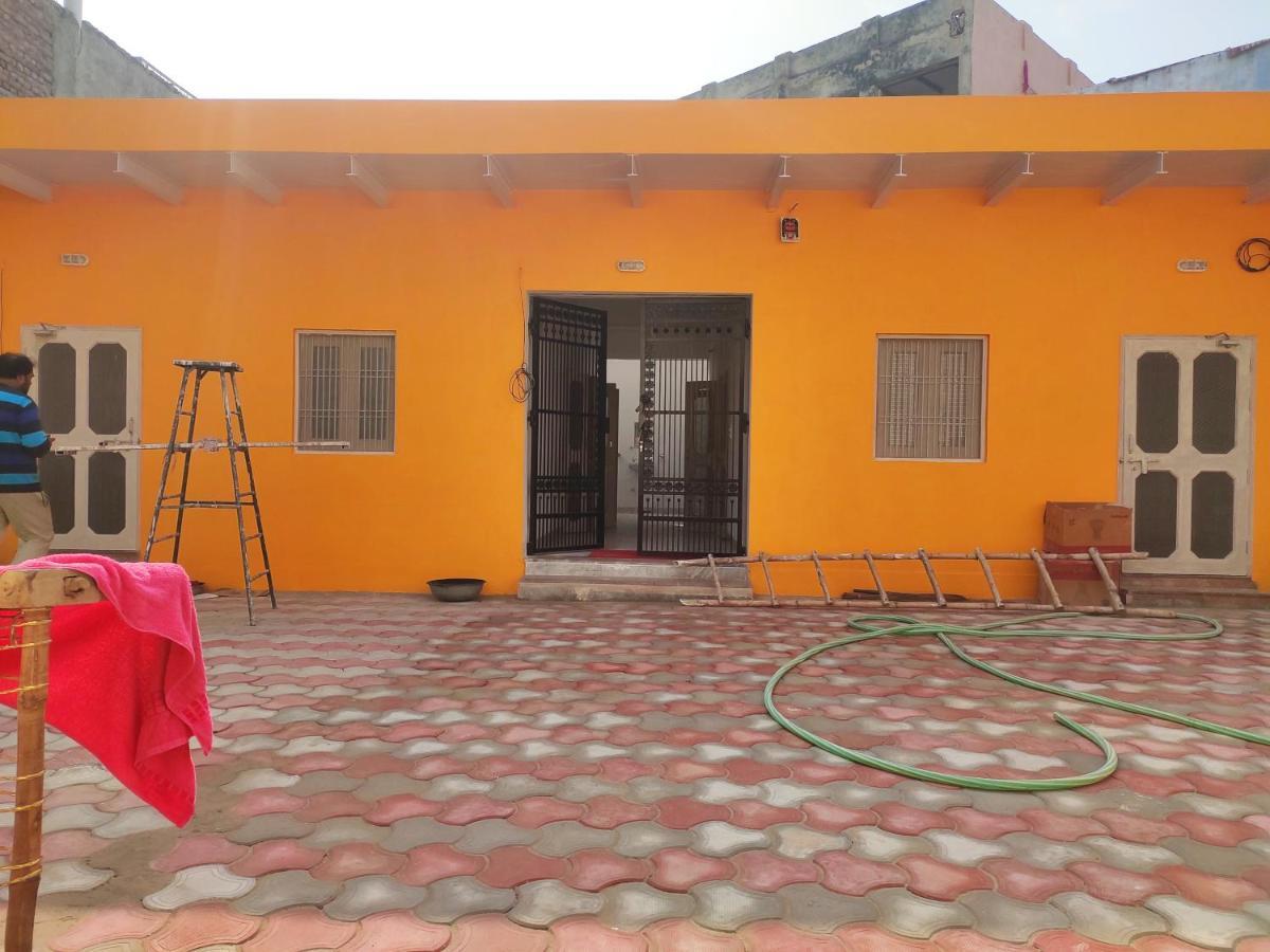 Nidhivan Homestay Vrindavan Luaran gambar